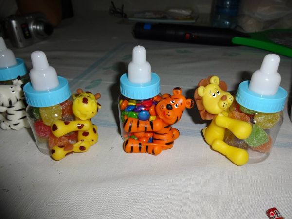 Lembrancinhas para Bebe na mamadeira safari