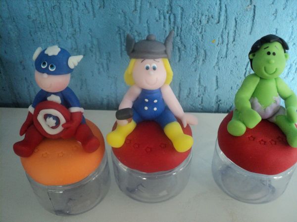 biscuit lembrancinhas os vingadores